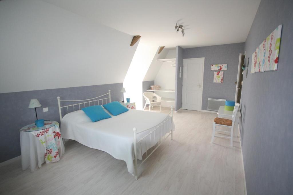 Grand gîte Carrière l'Evêque 9 chambres 15 personnes Septmonts Chambre photo