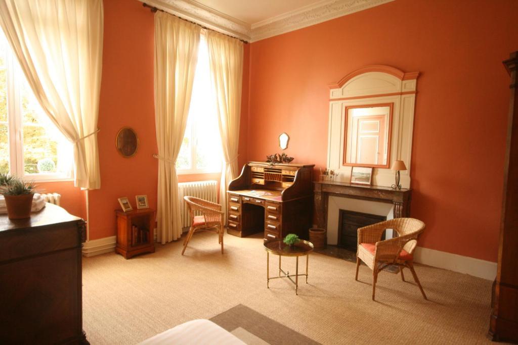 Grand gîte Carrière l'Evêque 9 chambres 15 personnes Septmonts Chambre photo